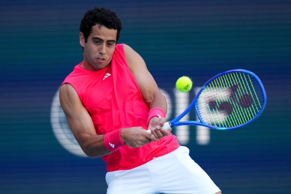 梅西决赛2助攻！率队3-1首次夺冠，一夜又创纪录：生涯47次捧杯